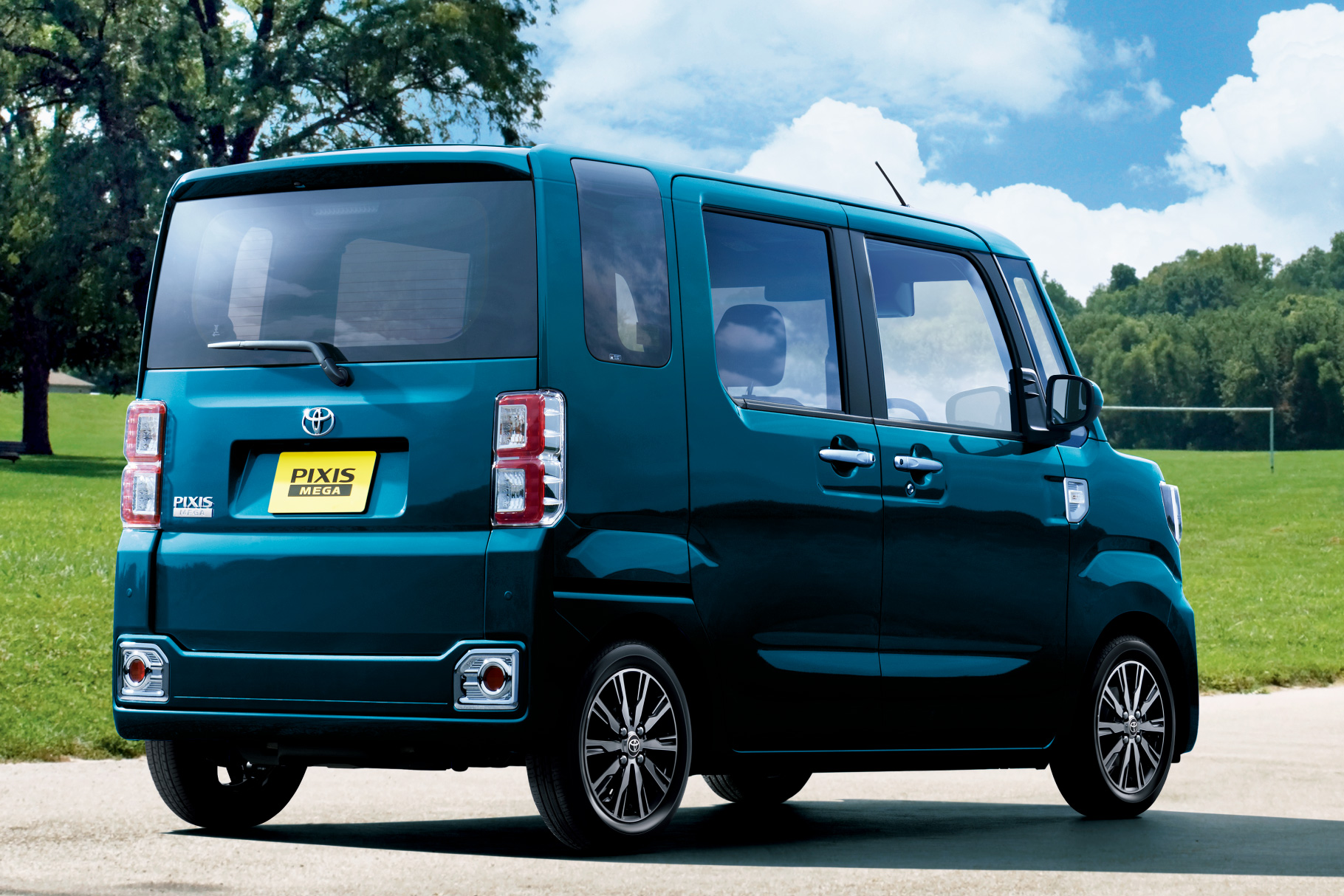 ピクシス メガ トヨタカローラ姫路