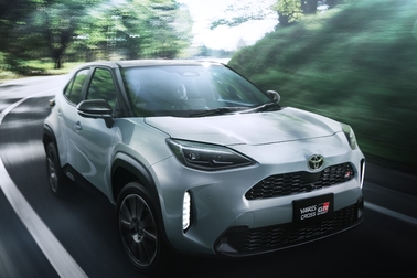 【モデル入り素材】GR SPORT（ハイブリッド・2WD）